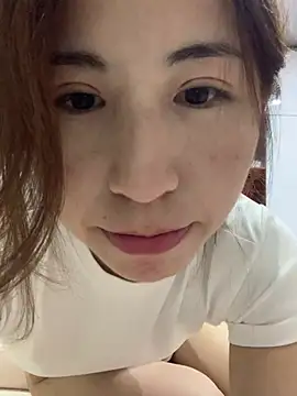 Snapshot of Aimeil chatting on 03-11-25, 03:45 Aimeil online show from 03-11-25, 03:45