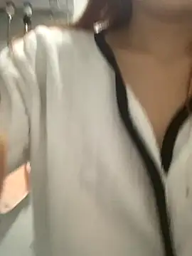 Snapshot of Aimeil chatting on 11-28-25, 05:04 Aimeil online show from 11-28-25, 05:04