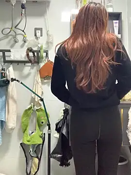 Snapshot of Aimeil chatting on 12-22-25, 03:31 Aimeil online show from 12-22-25, 03:31