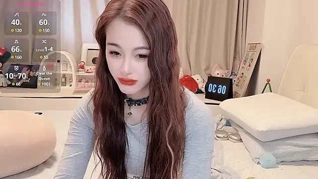 Snapshot of Neyllar chatting on 02-23-25, 10:31 Neyllar online show from 02-23-25, 10:31