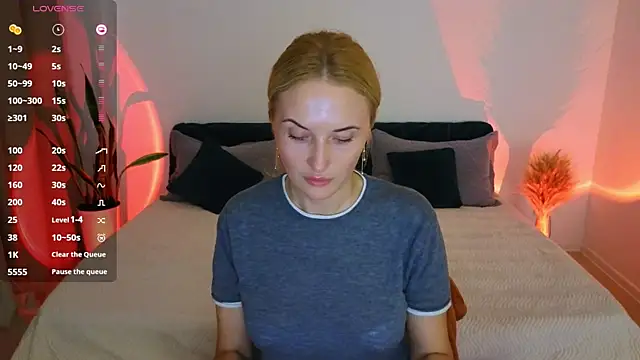 AlisssaRose online show from 10-04-25, 04:38