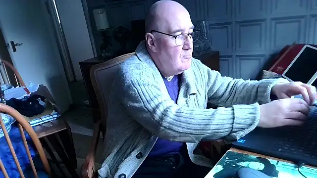 Adamdaddybear online show from 02-19-25, 12:22