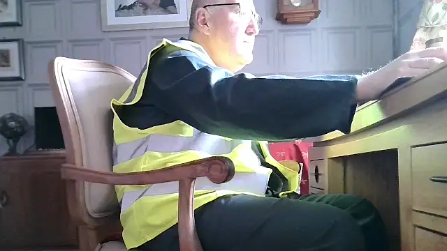 Adamdaddybear online show from 02-26-25, 01:41