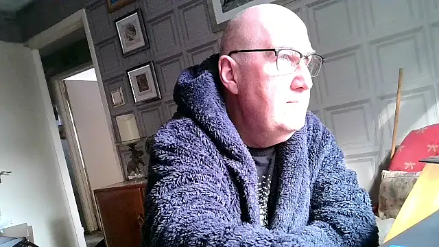 Adamdaddybear online show from 03-10-25, 09:43