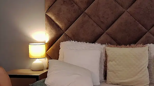 Snapshot of JaquelineM chatting on 10-23-25, 07:07 JaquelineM online show from 10-23-25, 07:07