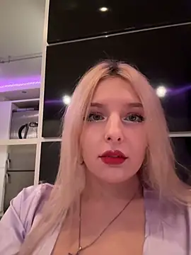 Snapshot of XMelissaX chatting on 10-10-25, 07:24 XMelissaX online show from 10-10-25, 07:24
