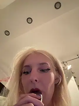 Snapshot of XMelissaX chatting on 07-04-26, 08:48 XMelissaX online show from 07-04-26, 08:48