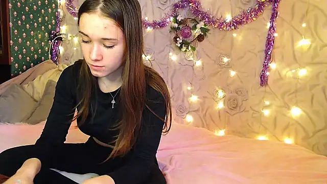 Snapshot of fluffy_kitty_ chatting on 01-13-25, 07:43 fluffy kitty  online show from 01-13-25, 07:43