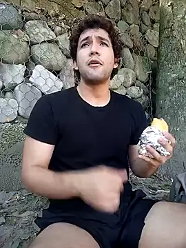 Snapshot of FreyrStyle chatting on 12-11-24, 02:11 FreyrStyle online show from 12-11-24, 02:11