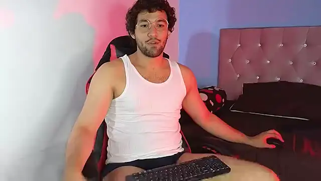 Snapshot of FreyrStyle chatting on 01-06-25, 03:42 FreyrStyle online show from 01-06-25, 03:42