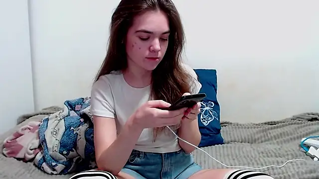 SallyMkn online show from 02-05-25, 12:17