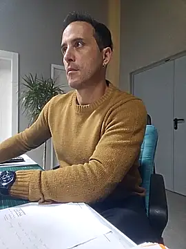 Snapshot of Lucas___81 chatting on 12-04-25, 06:38 Lucas 81 online show from 12-04-25, 06:38