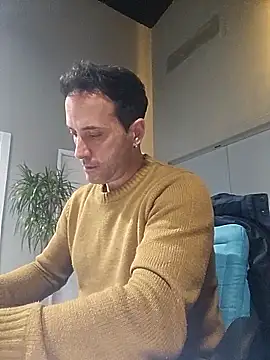 Snapshot of Lucas___81 chatting on 01-08-26, 08:00 Lucas 81 online show from 01-08-26, 08:00