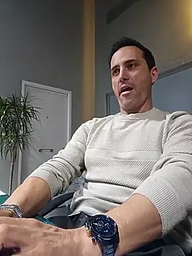 Snapshot of Lucas___81 chatting on 01-13-26, 07:19 Lucas 81 online show from 01-13-26, 07:19