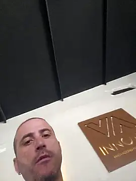 Snapshot of Lucas___81 chatting on 03-28-26, 09:42 Lucas 81 online show from 03-28-26, 09:42