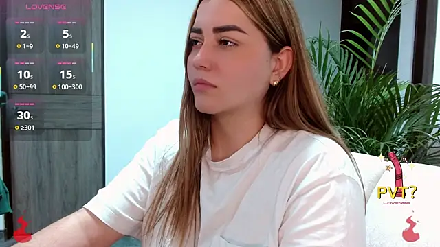 Lucia star   online show from 10-28-25, 02:48