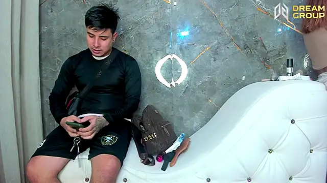Snapshot of Yourslust_ chatting on 06-19-26, 07:39 Yourslust online show from 06-19-26, 07:39