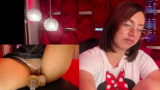 Snapshot of CamilaVegas_ chatting on 01-04-25, 07:55 CamilaVegas online show from 01-04-25, 07:55