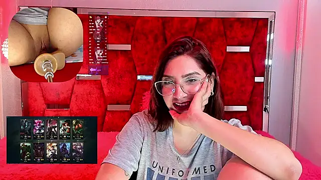 Snapshot of CamilaVegas_ chatting on 01-25-25, 03:52 CamilaVegas online show from 01-25-25, 03:52