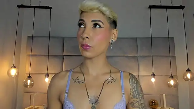 Snapshot of MiaMorgan_ chatting on 01-13-25, 11:52 MiaMorgan online show from 01-13-25, 11:52