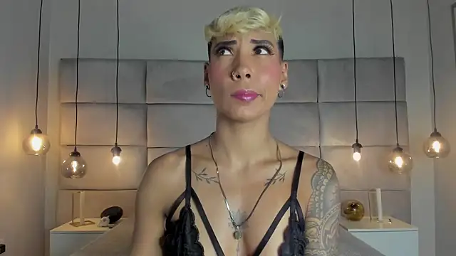 Snapshot of MiaMorgan_ chatting on 01-24-25, 11:59 MiaMorgan online show from 01-24-25, 11:59