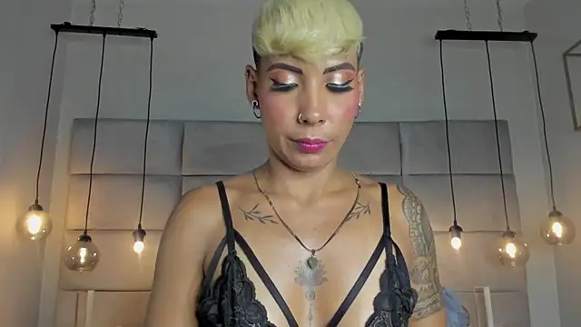Snapshot of MiaMorgan_ chatting on 01-24-25, 03:02 MiaMorgan online show from 01-24-25, 03:02