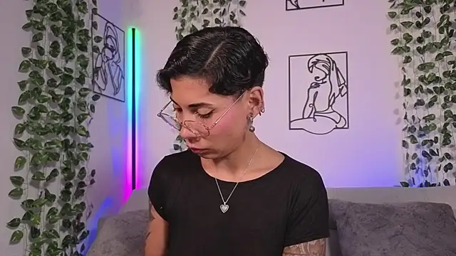MiaMorgan  online show from 06-26-26, 12:42