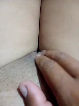 Khaleyssi online show from 10-30-25, 03:52