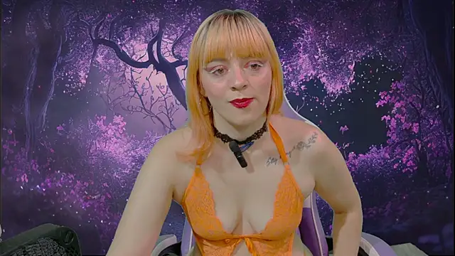 Snapshot of Dolce--Mia---Bianchi__07 chatting on 11-15-25, 08:38 Dolce--Mia---Bianchi 07 online show from 11-15-25, 08:38