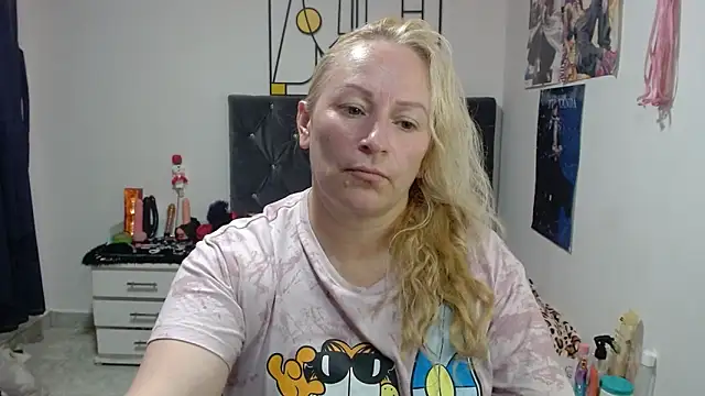 emperabigbootybigass online show from 05-21-26, 06:04