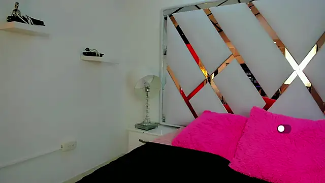 Snapshot of samy__milf chatting on 01-17-26, 07:28 samy milf online show from 01-17-26, 07:28