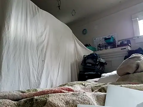 Snapshot of DevinToore chatting on 10-15-25, 11:16 DevinToore online show from 10-15-25, 11:16