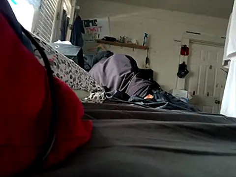 Snapshot of DevinToore chatting on 10-26-25, 06:25 DevinToore online show from 10-26-25, 06:25