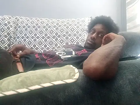 Snapshot of DevinToore chatting on 11-06-25, 07:37 DevinToore online show from 11-06-25, 07:37