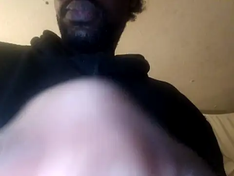 Snapshot of DevinToore chatting on 11-16-25, 08:53 DevinToore online show from 11-16-25, 08:53