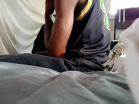 Snapshot of DevinToore chatting on 11-23-25, 07:24 DevinToore online show from 11-23-25, 07:24