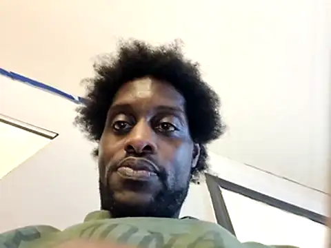 Snapshot of DevinToore chatting on 12-16-25, 06:29 DevinToore online show from 12-16-25, 06:29