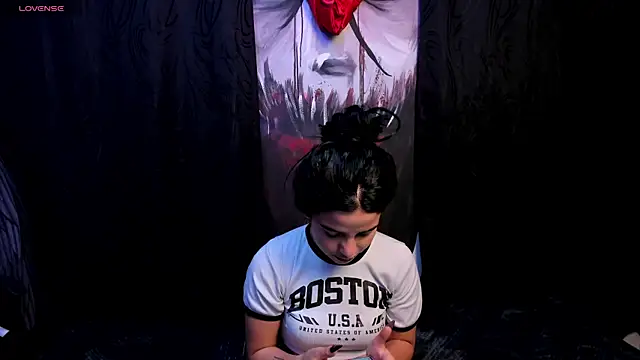 Snapshot of Kylie-fox chatting on 09-26-25, 11:31 Kylie-fox online show from 09-26-25, 11:31