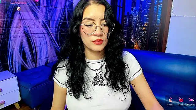 Snapshot of Violetaa_diazz chatting on 02-26-25, 12:16 Violetaa diazz online show from 02-26-25, 12:16