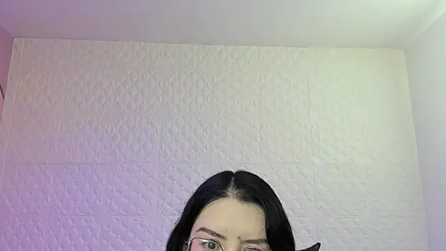 Snapshot of Violetaa_diazz chatting on 09-18-25, 09:06 Violetaa diazz online show from 09-18-25, 09:06