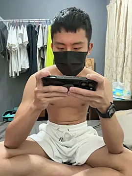 Snapshot of Benson18y chatting on 12-29-24, 02:21 Benson18y online show from 12-29-24, 02:21