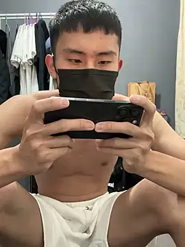 Snapshot of Benson18y chatting on 01-01-25, 05:33 Benson18y online show from 01-01-25, 05:33