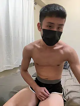 Snapshot of Benson18y chatting on 01-04-25, 02:35 Benson18y online show from 01-04-25, 02:35