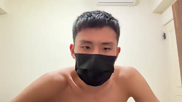 Snapshot of Benson18y chatting on 01-07-25, 01:03 Benson18y online show from 01-07-25, 01:03