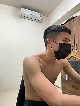 Snapshot of Benson18y chatting on 01-08-25, 01:31 Benson18y online show from 01-08-25, 01:31