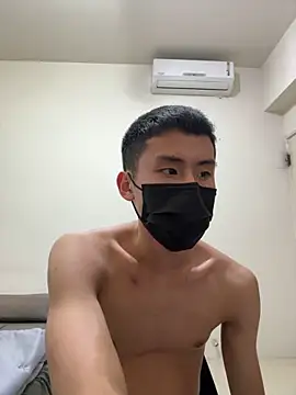 Snapshot of Benson18y chatting on 01-13-25, 12:35 Benson18y online show from 01-13-25, 12:35