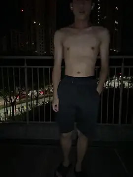 Snapshot of Benson18y chatting on 09-16-25, 02:07 Benson18y online show from 09-16-25, 02:07