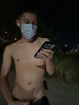 Snapshot of Benson18y chatting on 09-26-25, 12:42 Benson18y online show from 09-26-25, 12:42