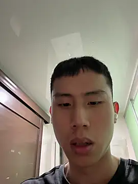 Snapshot of Benson18y chatting on 12-02-25, 03:40 Benson18y online show from 12-02-25, 03:40