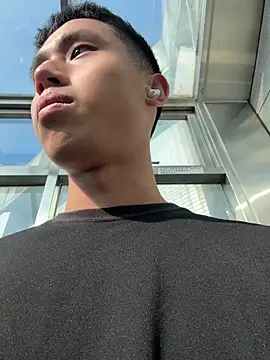 Snapshot of Benson18y chatting on 01-09-26, 06:27 Benson18y online show from 01-09-26, 06:27